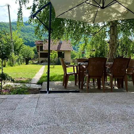 Vikendica Na Drini *