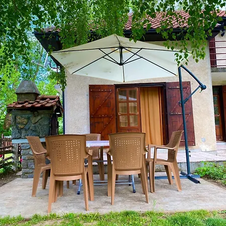 Vikendica Na Drini *